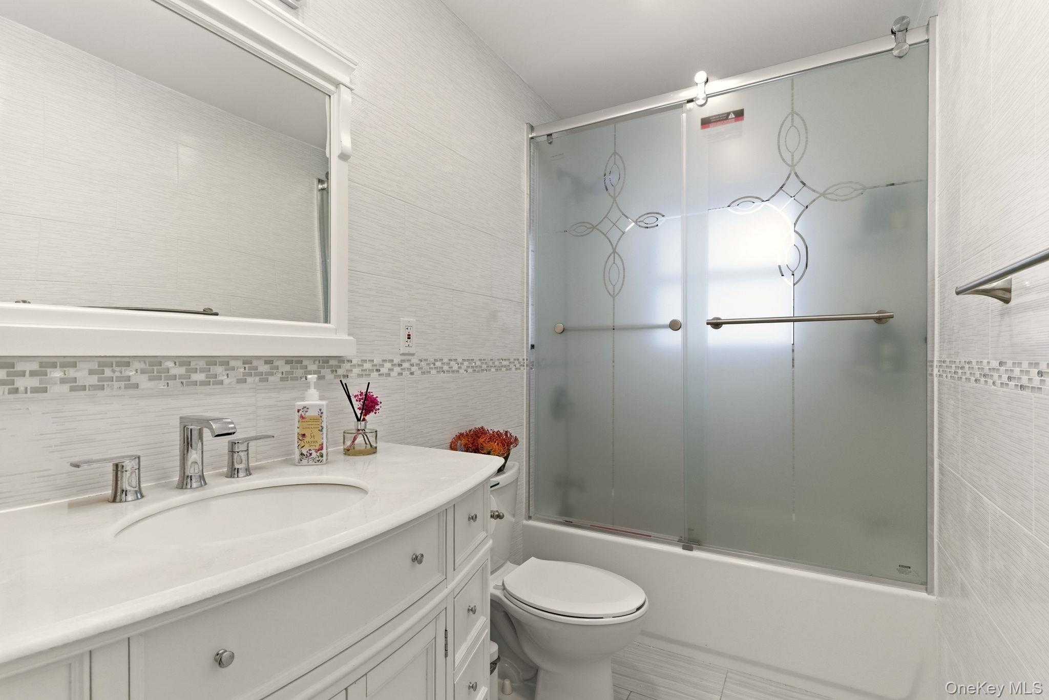 225 Willets Lane, Jericho, NY 11753