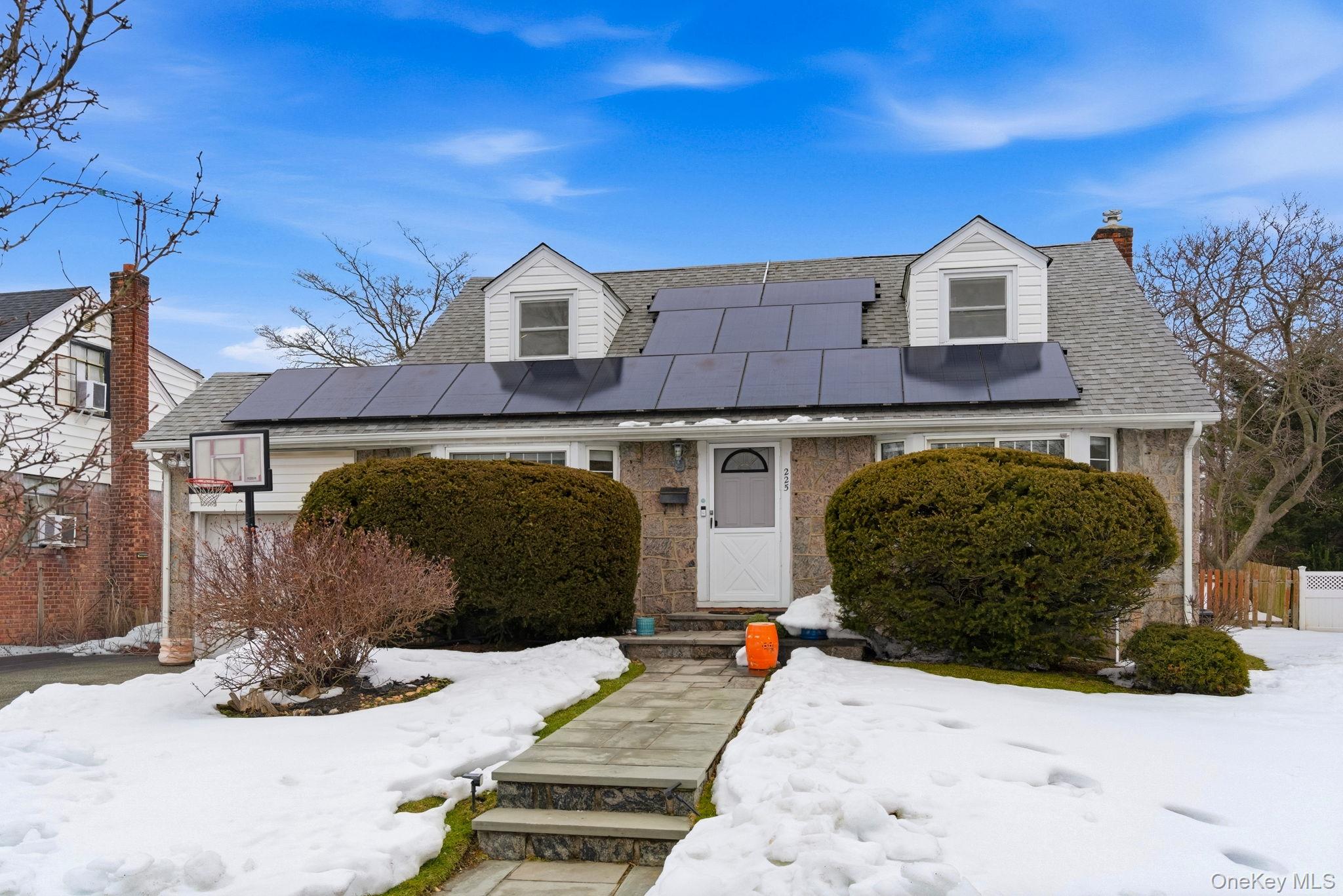 225 Willets Lane, Jericho, NY 11753