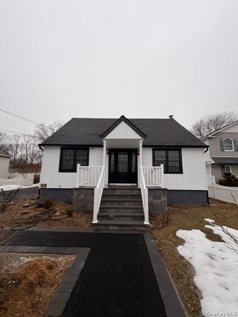 7 E Lakeland Street, Bay Shore, NY 11706