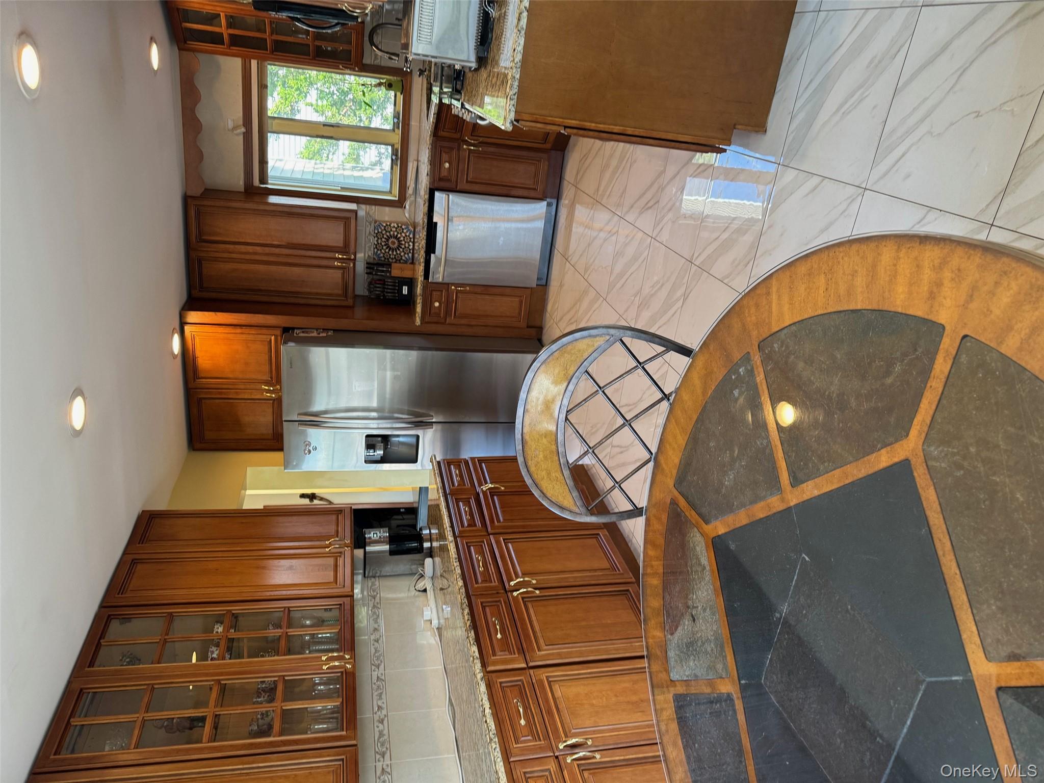 729 S 9th Street, Lindenhurst, NY 11757