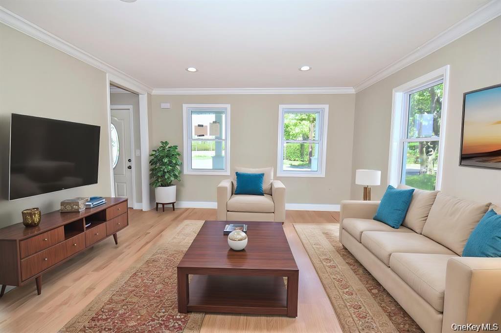 7600 Main Road, East Marion, NY 11939