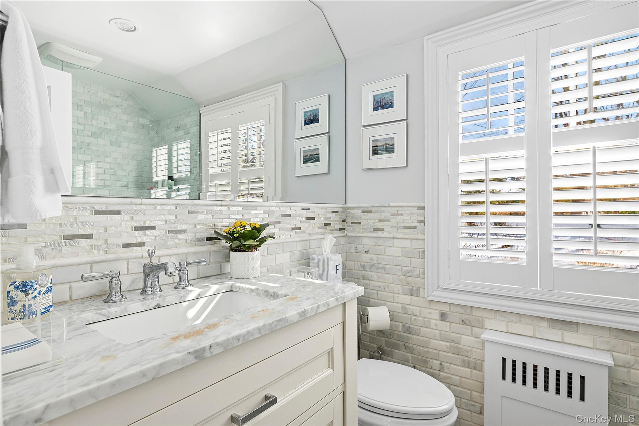 39 Barkers Point Road, Port Washington, NY 11050