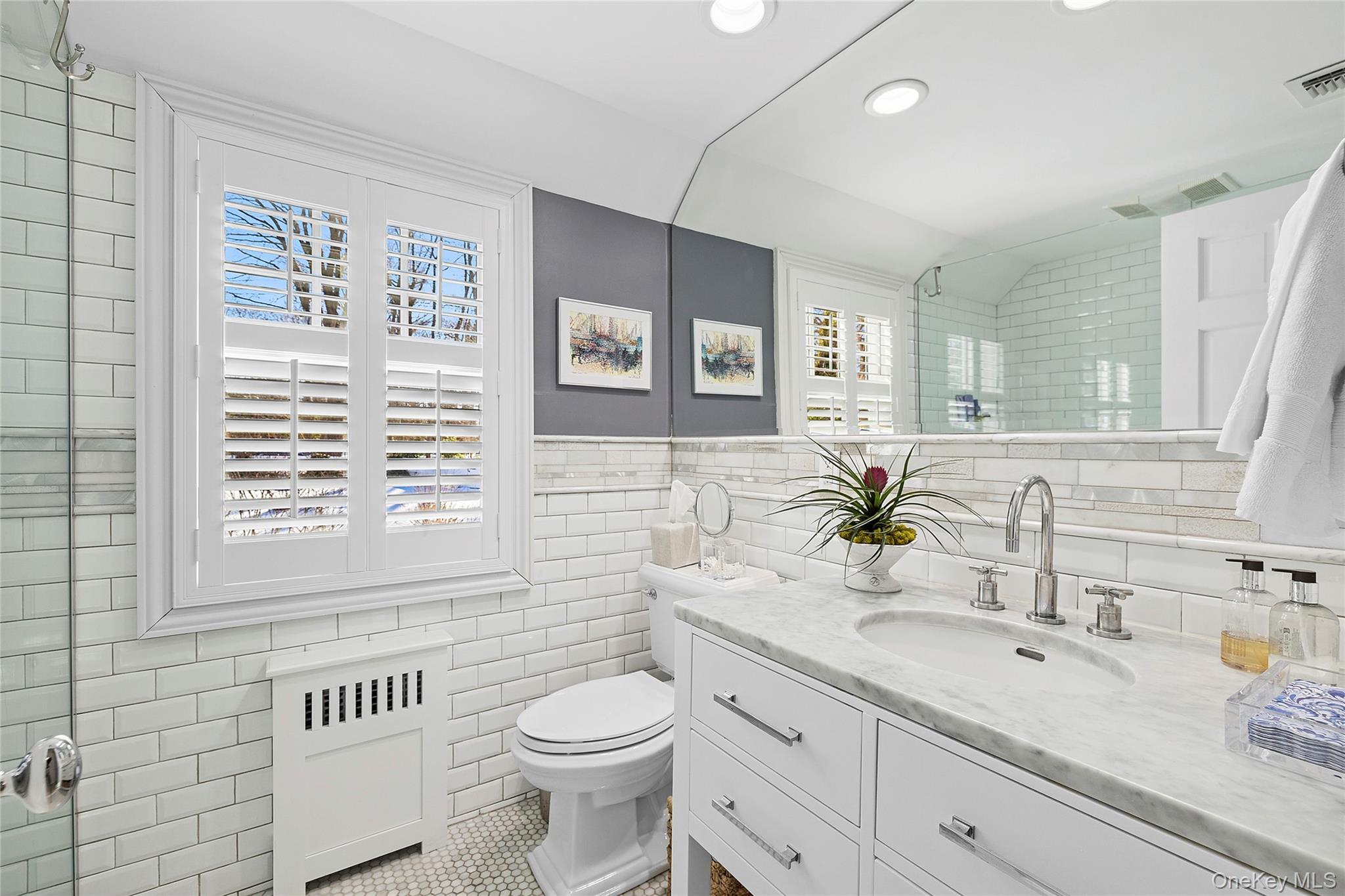 39 Barkers Point Road, Port Washington, NY 11050