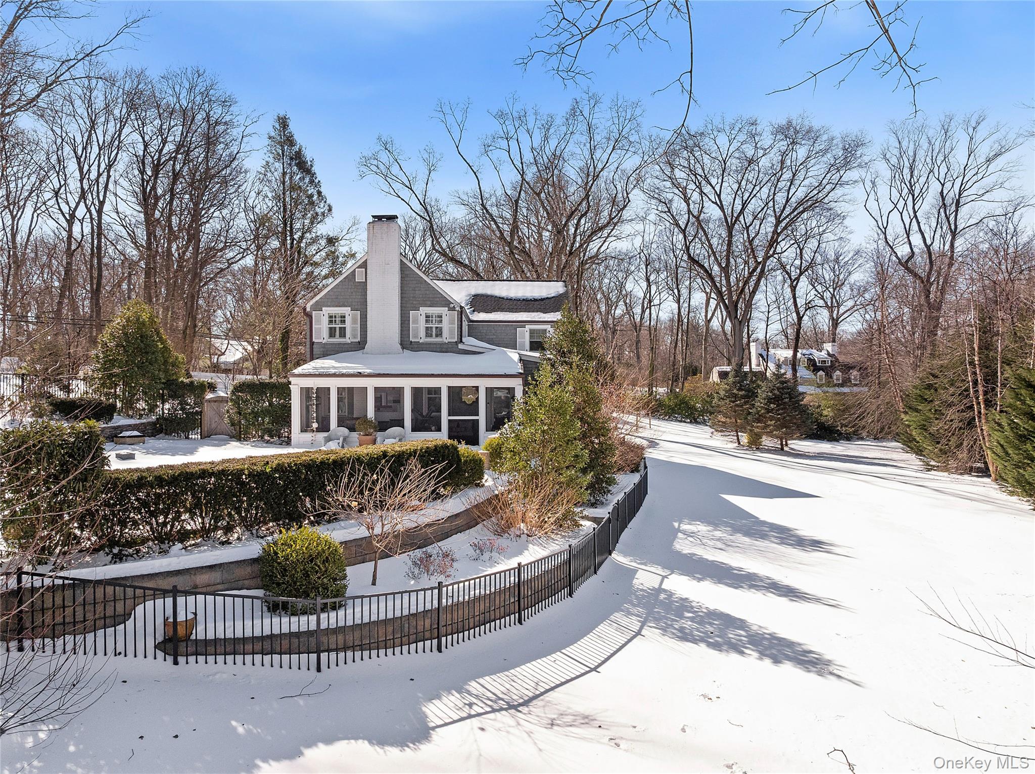 39 Barkers Point Road, Port Washington, NY 11050