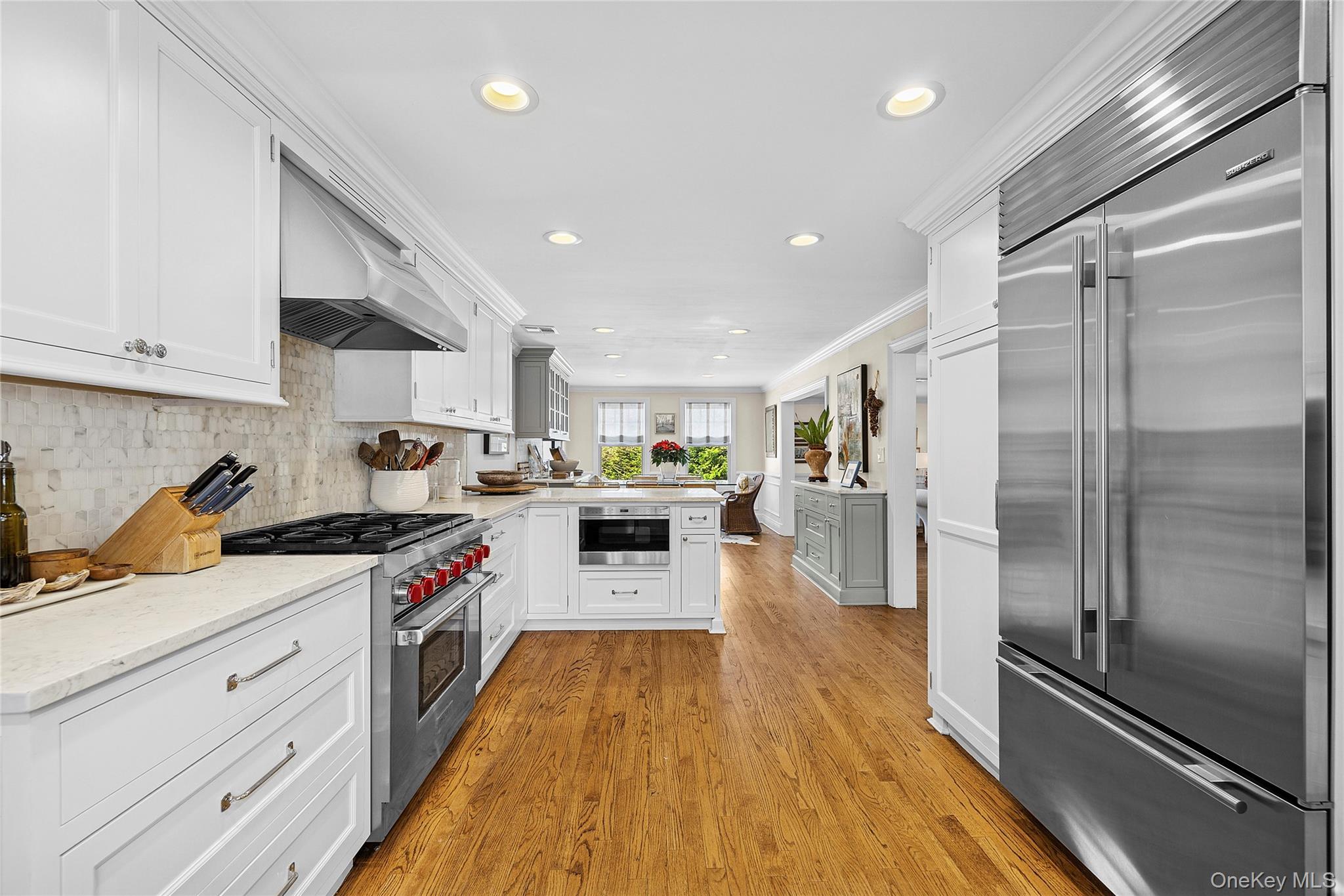 39 Barkers Point Road, Port Washington, NY 11050