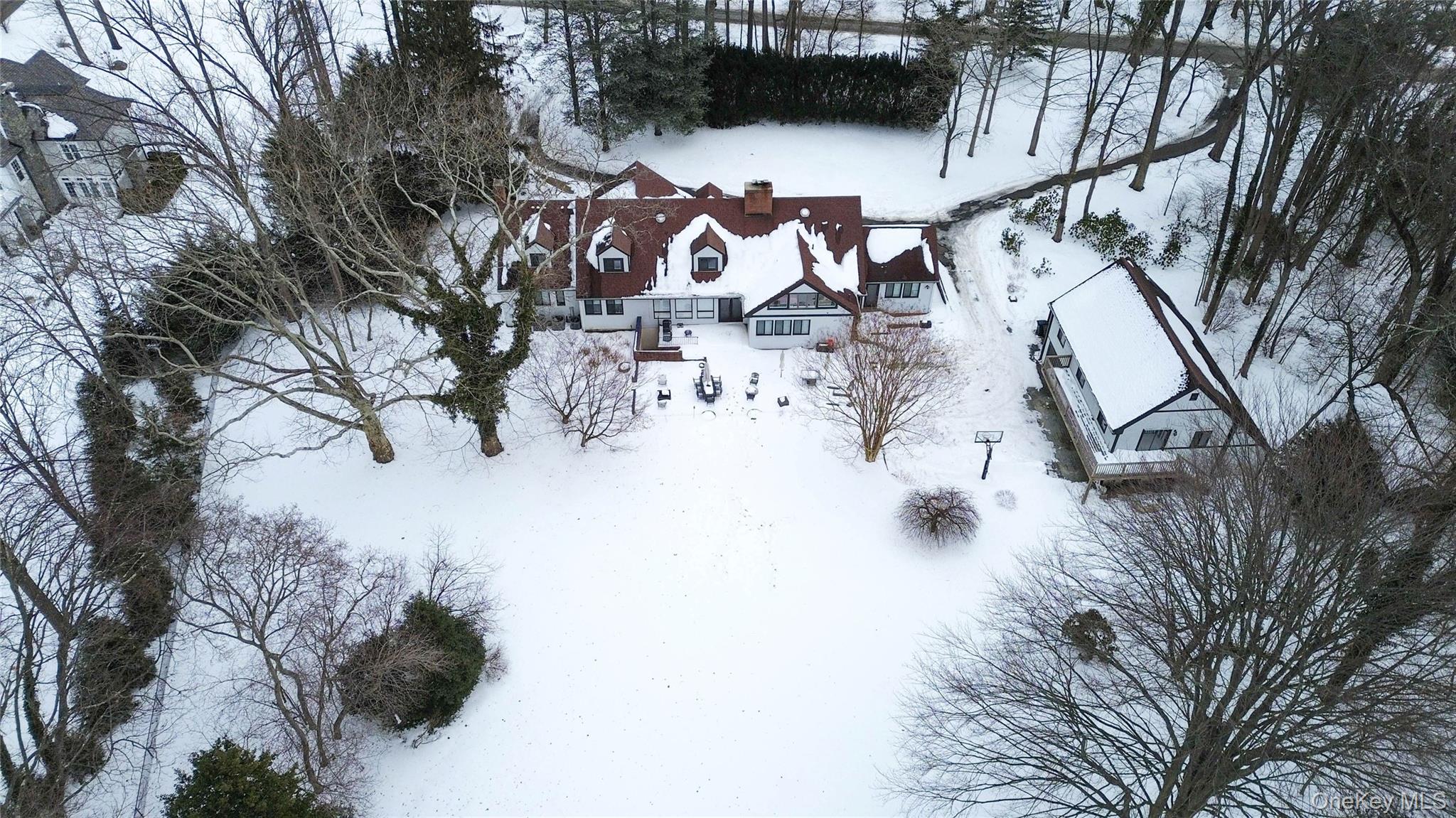 19 Frost Creek Drive, Lattingtown, NY 11560