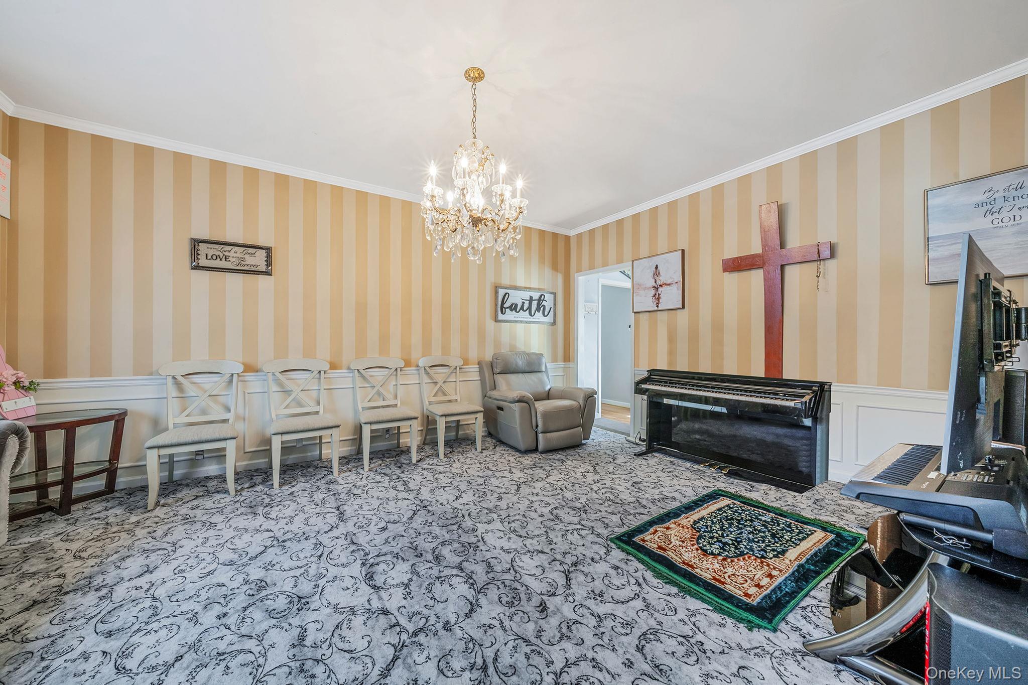 10 Ashley Loop, Northport, NY 11768