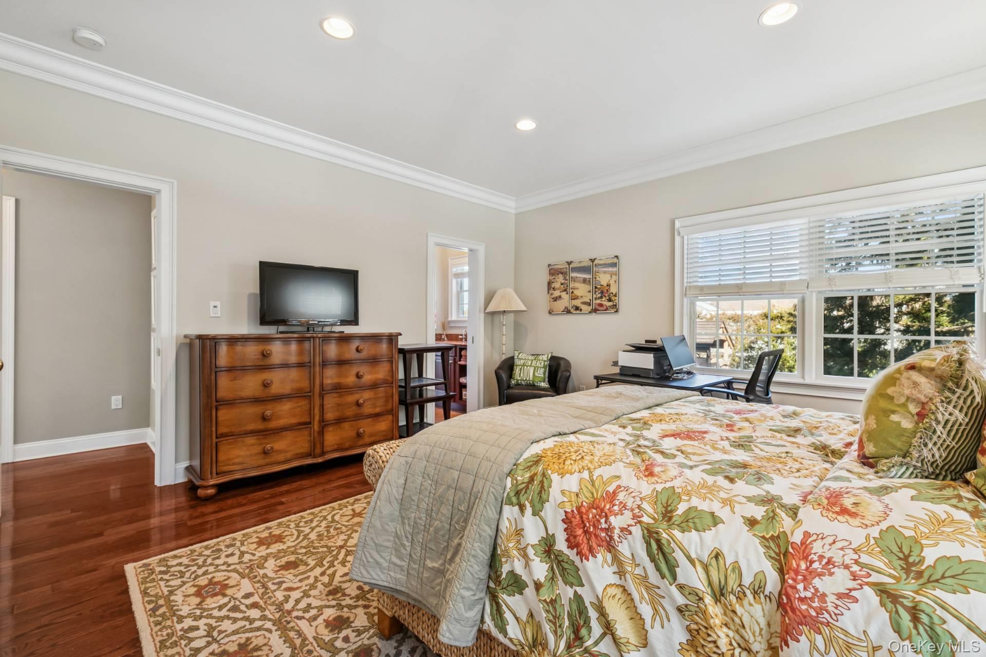 23 Meadow Lane, Westhampton Beach, NY 11978