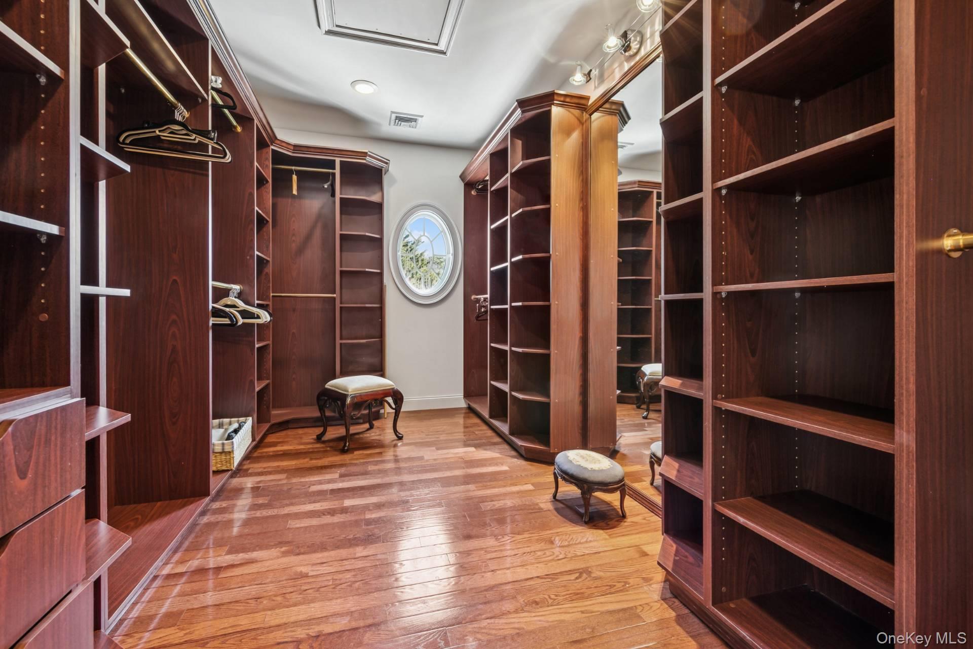 23 Meadow Lane, Westhampton Beach, NY 11978