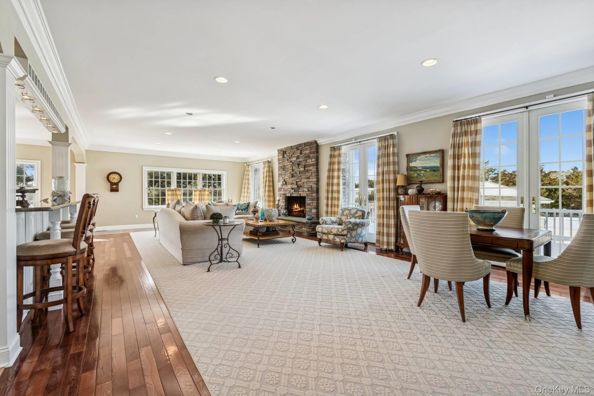 23 Meadow Lane, Westhampton Beach, NY 11978