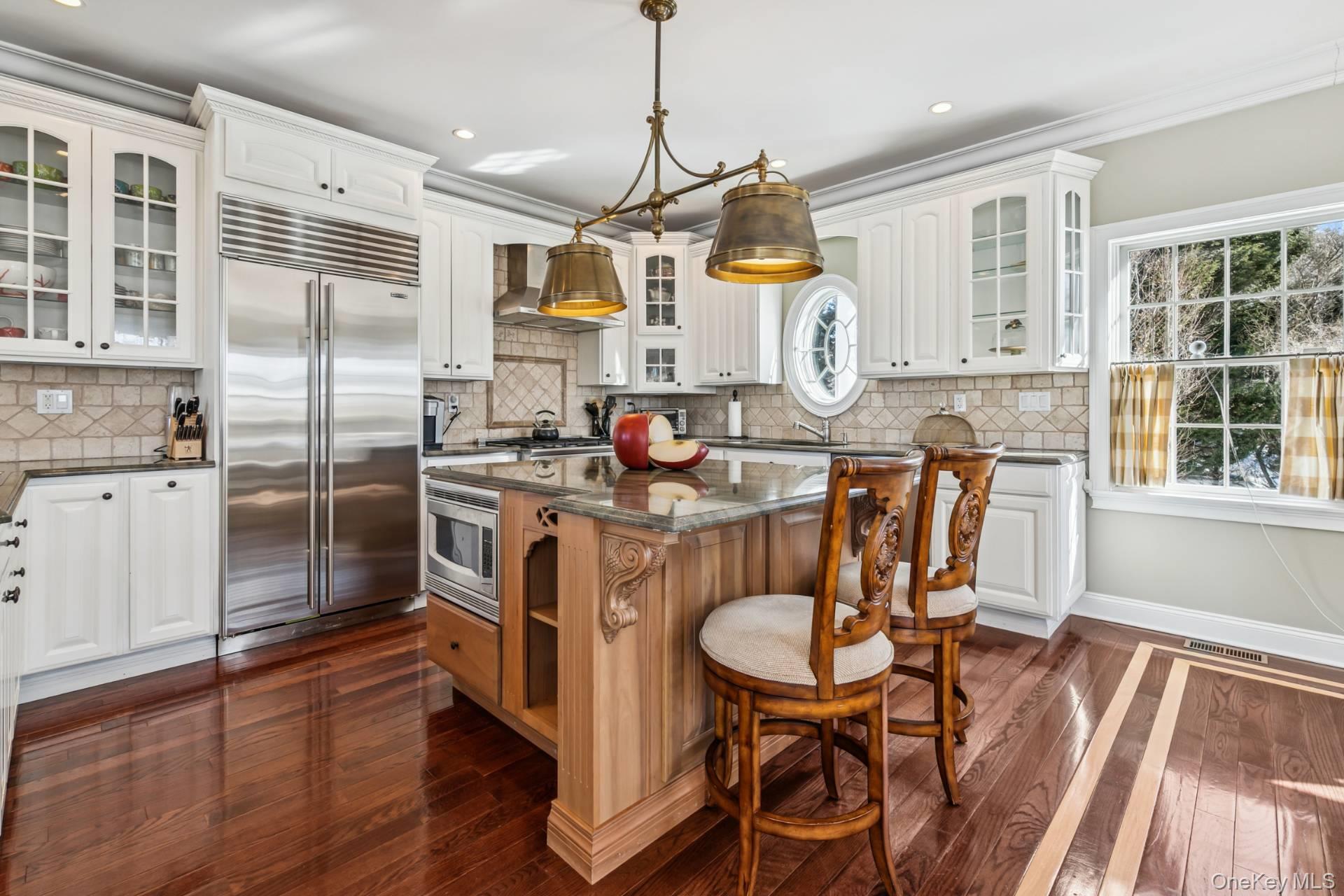 23 Meadow Lane, Westhampton Beach, NY 11978