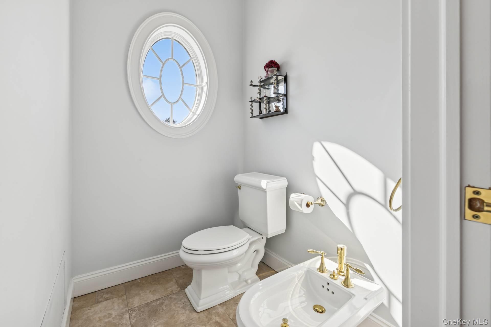 23 Meadow Lane, Westhampton Beach, NY 11978