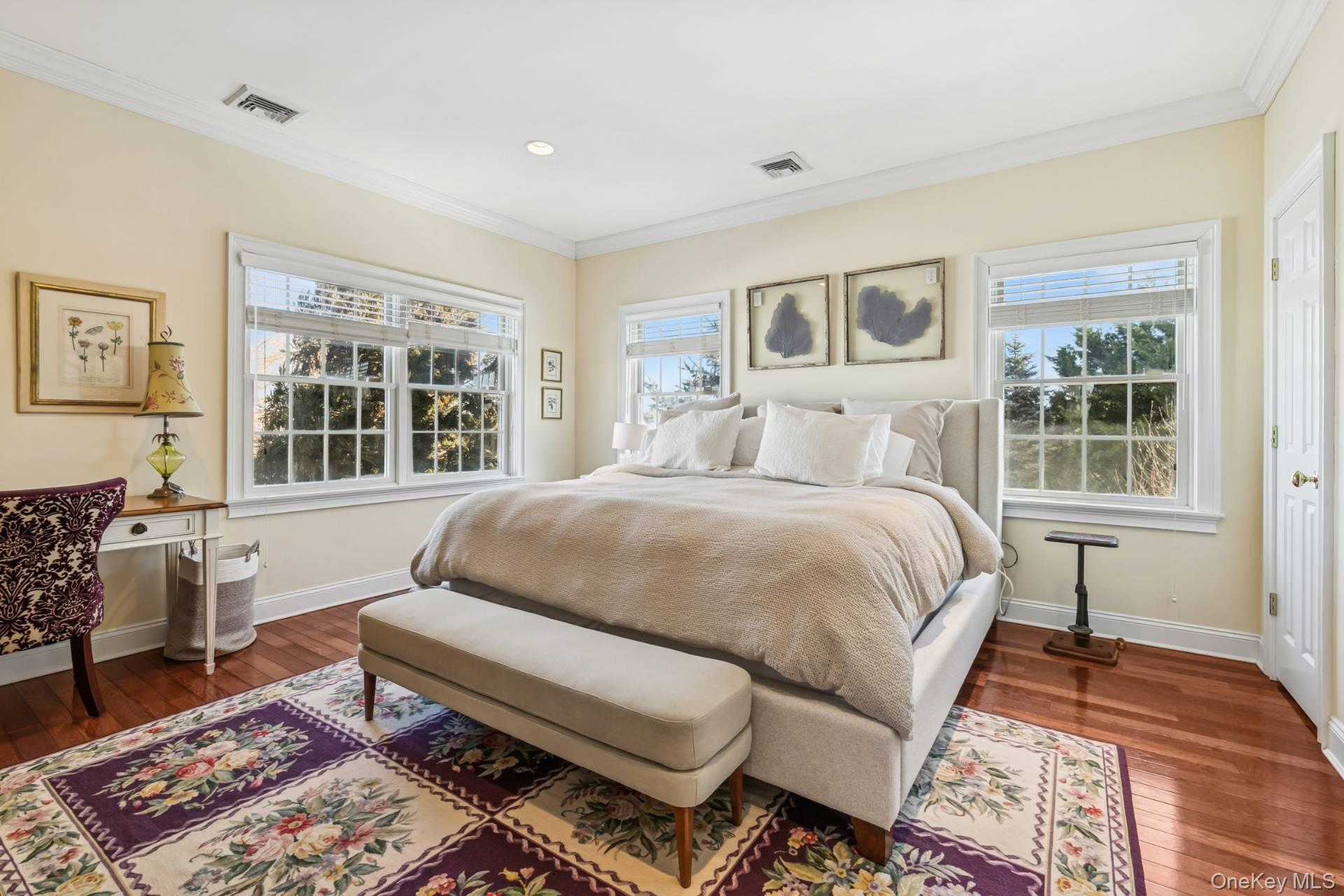 23 Meadow Lane, Westhampton Beach, NY 11978