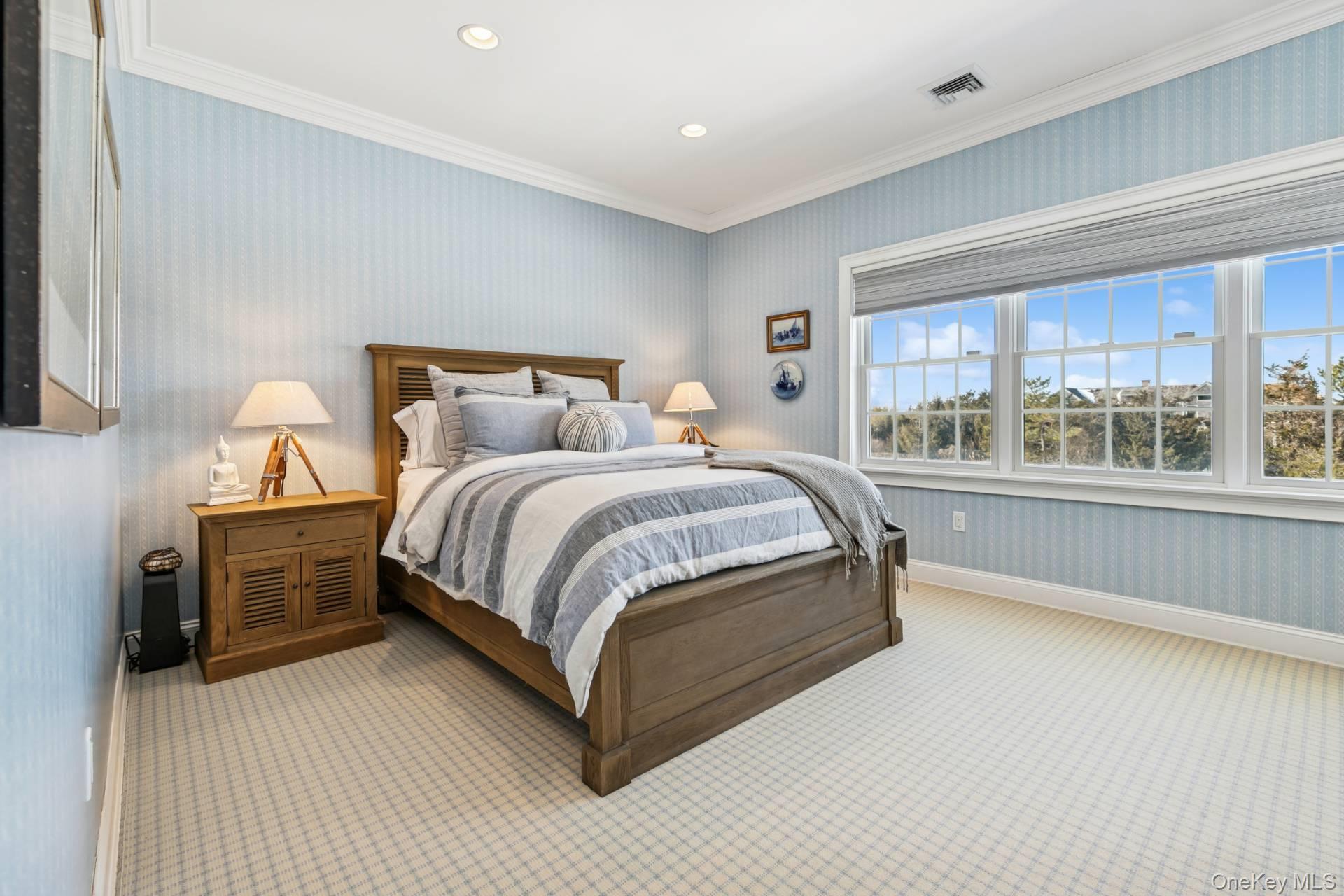 23 Meadow Lane, Westhampton Beach, NY 11978