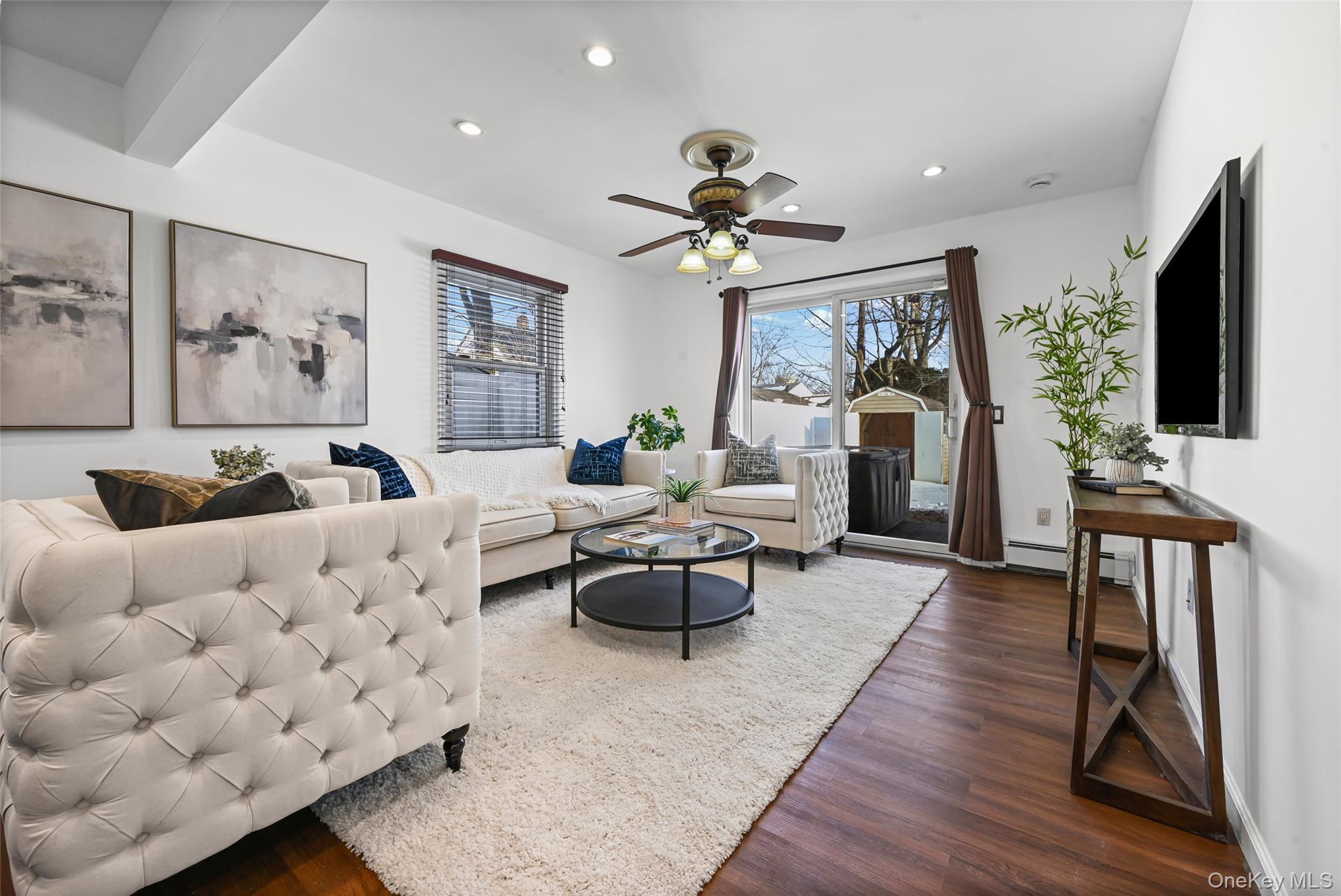 15 Primrose Lane, Levittown, NY 11756