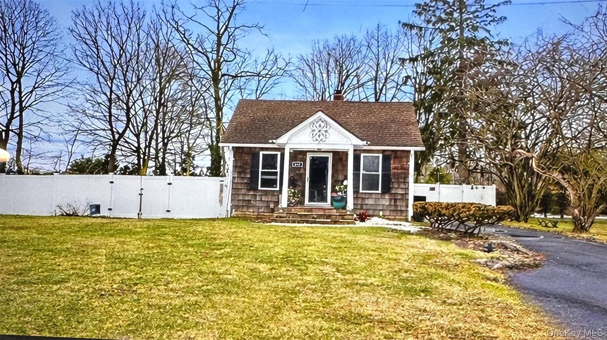 East Patchogue, NY 11772