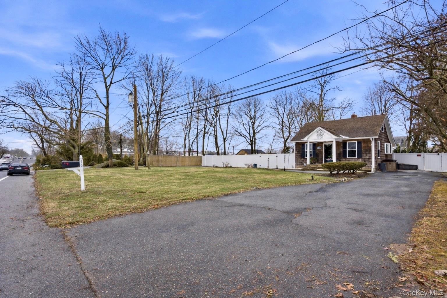 East Patchogue, NY 11772