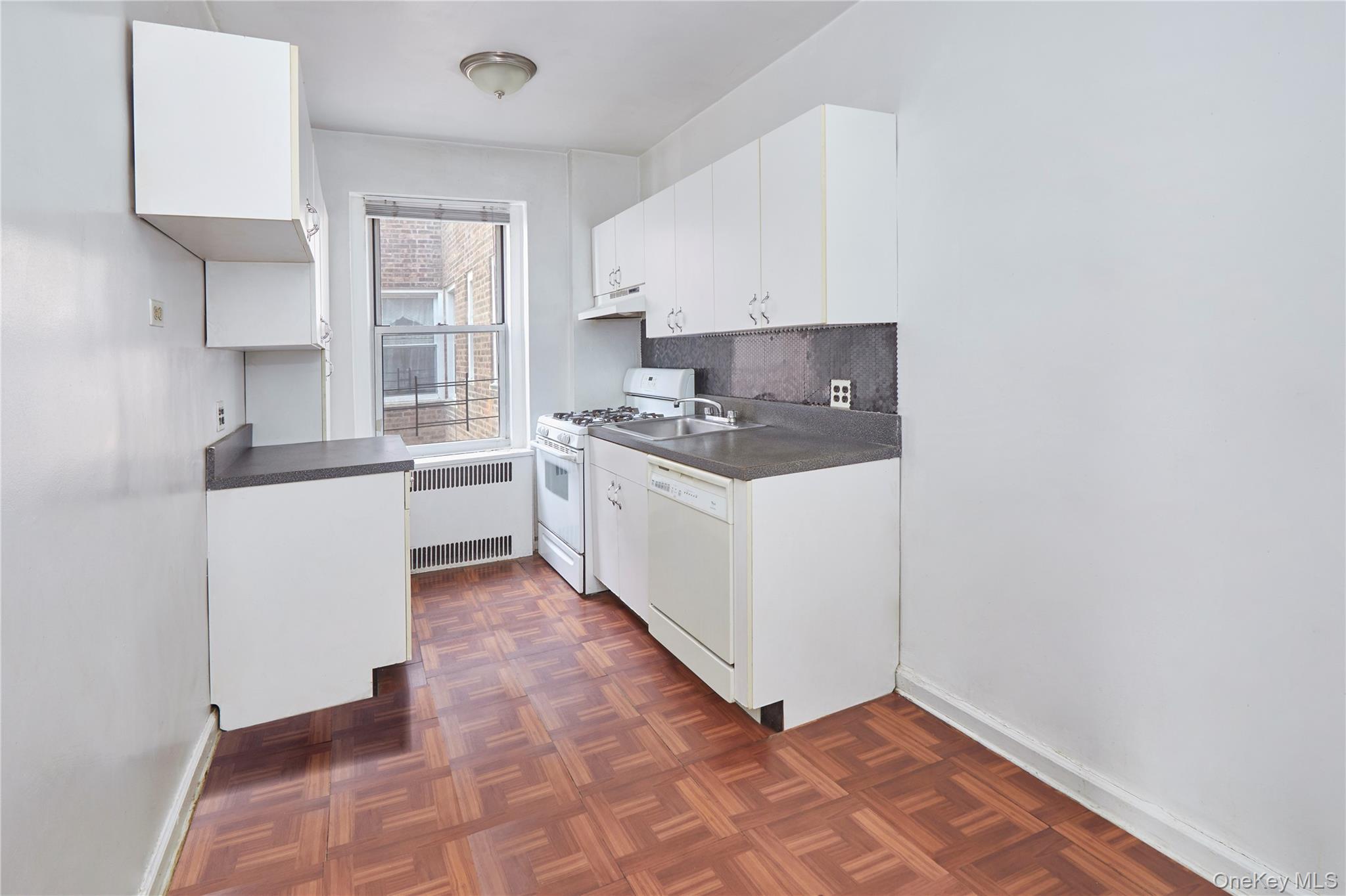 7540 Austin Street # 5FL, Forest Hills, NY 11375