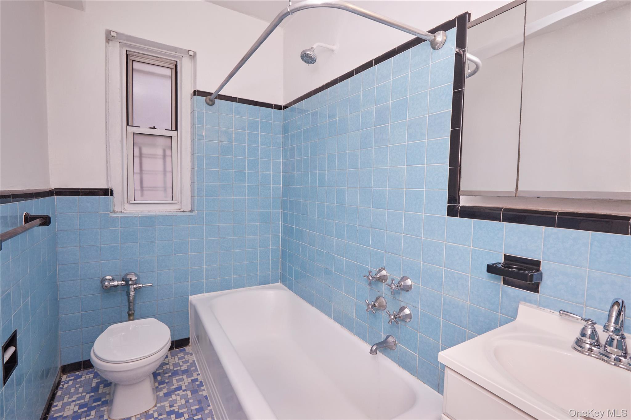 7540 Austin Street # 5FL, Forest Hills, NY 11375