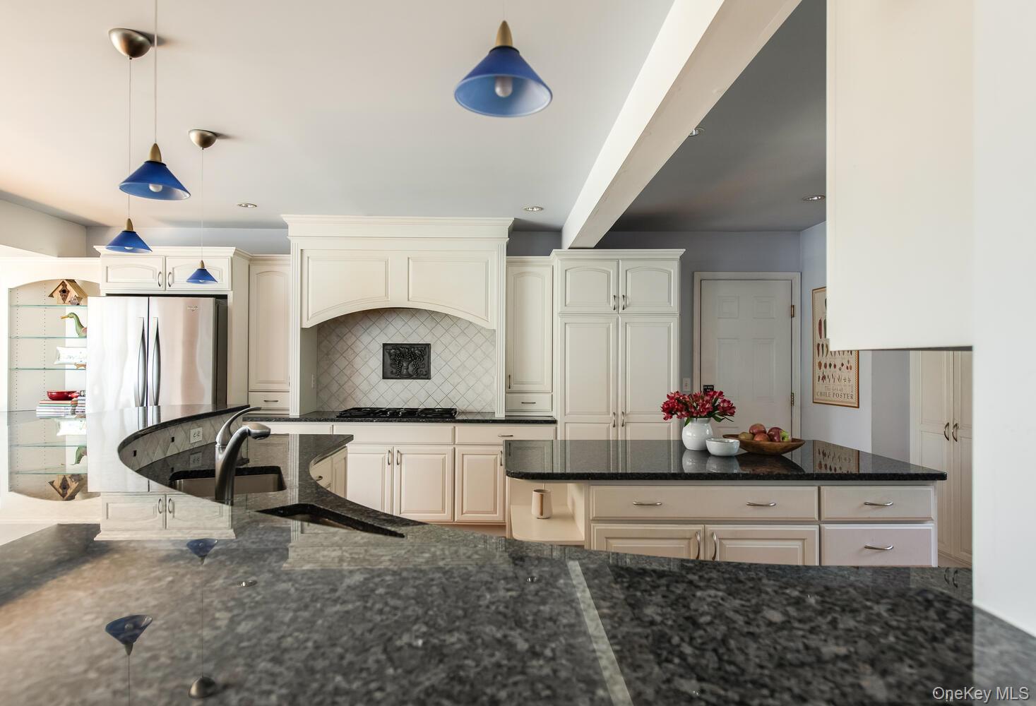 5 Point Place, Hyde Park, NY 12538