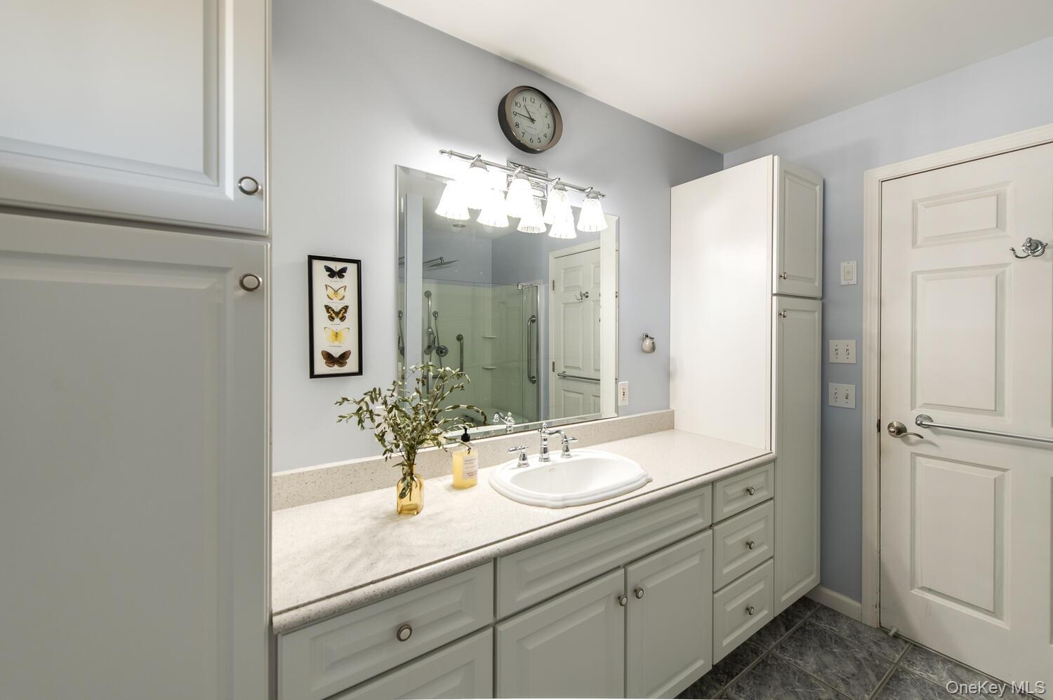 5 Point Place, Hyde Park, NY 12538