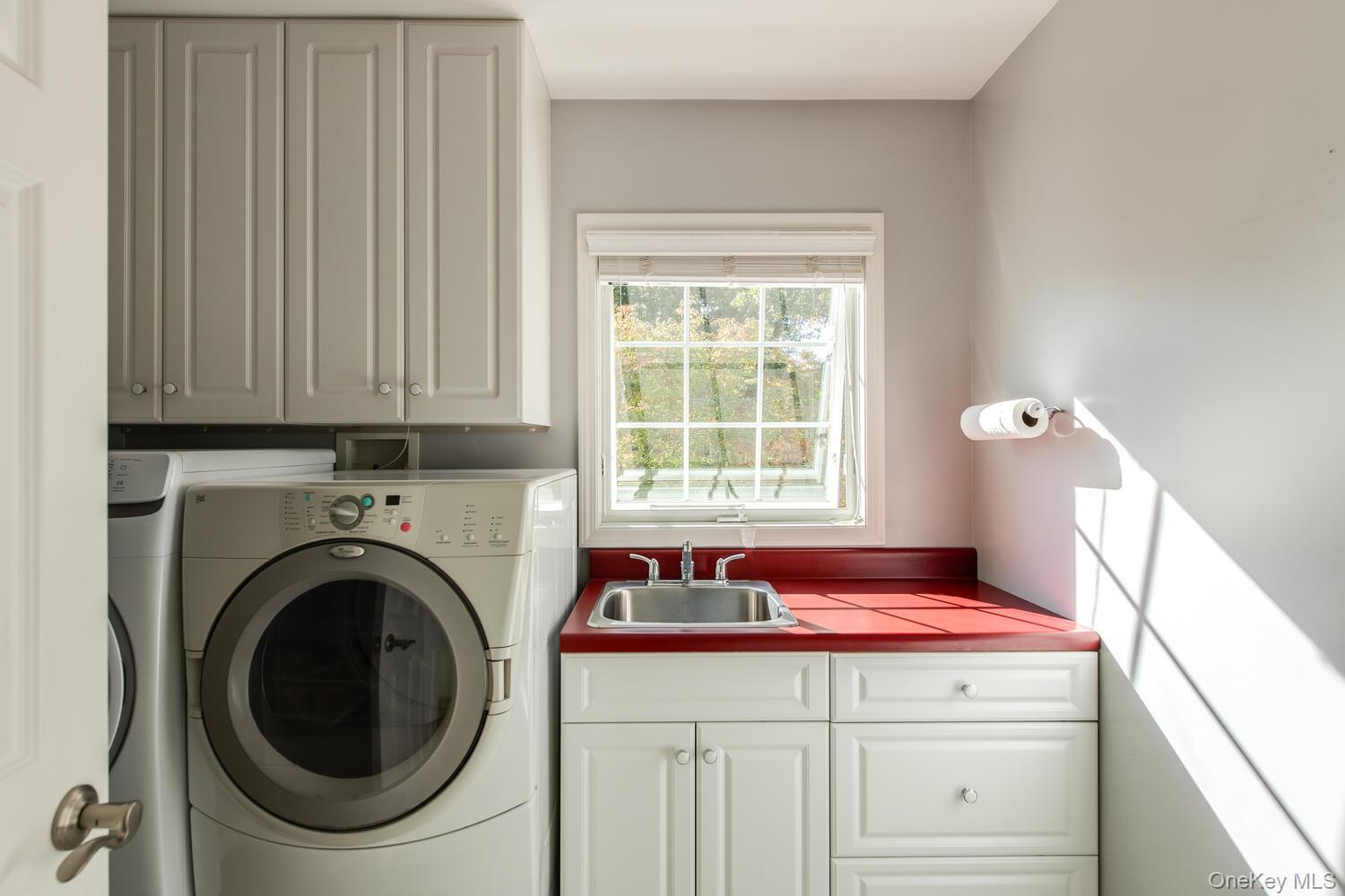 5 Point Place, Hyde Park, NY 12538