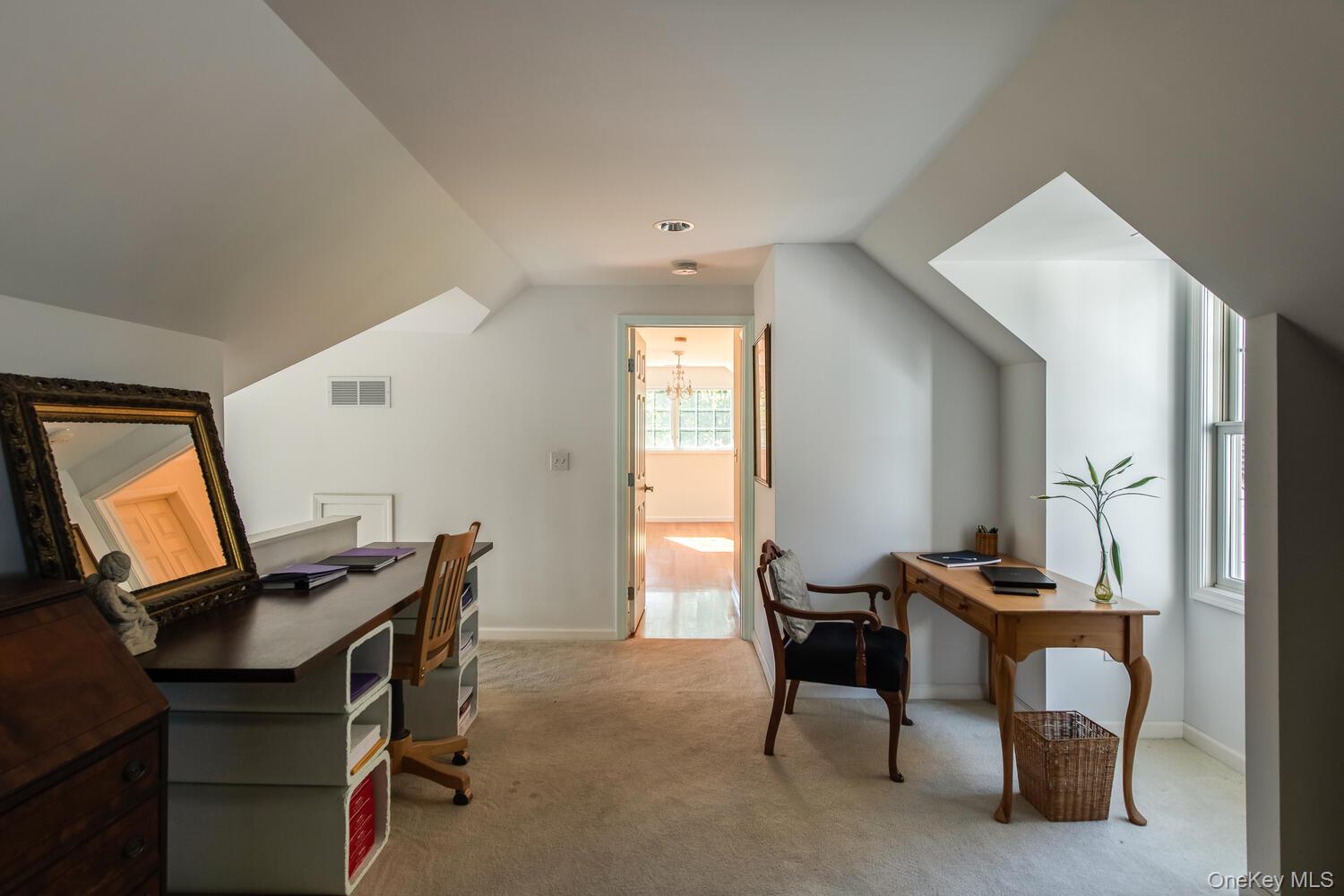 5 Point Place, Hyde Park, NY 12538