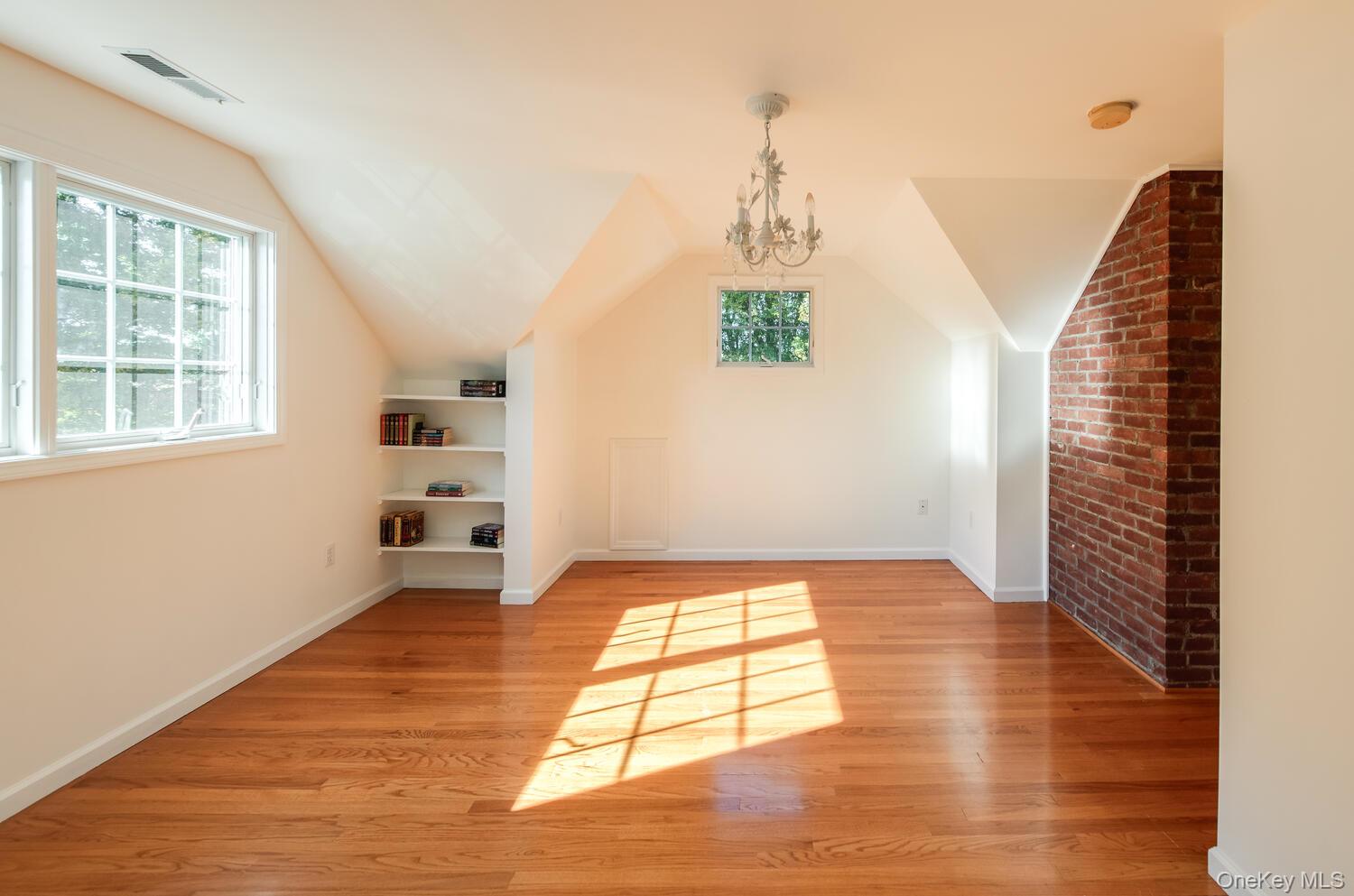 5 Point Place, Hyde Park, NY 12538