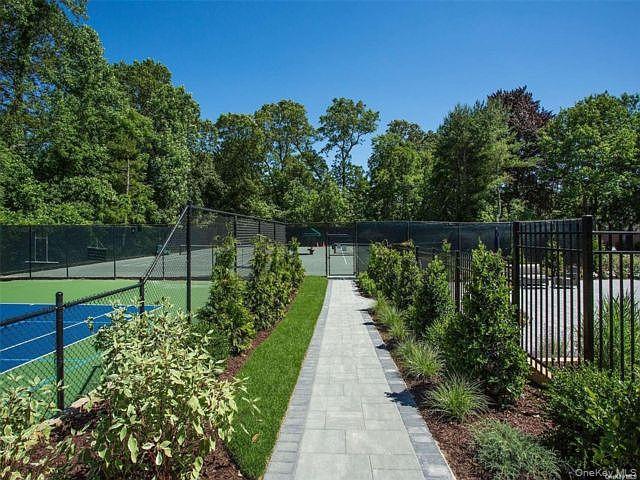 91 Duckpond Drive, Manhasset, NY 11030