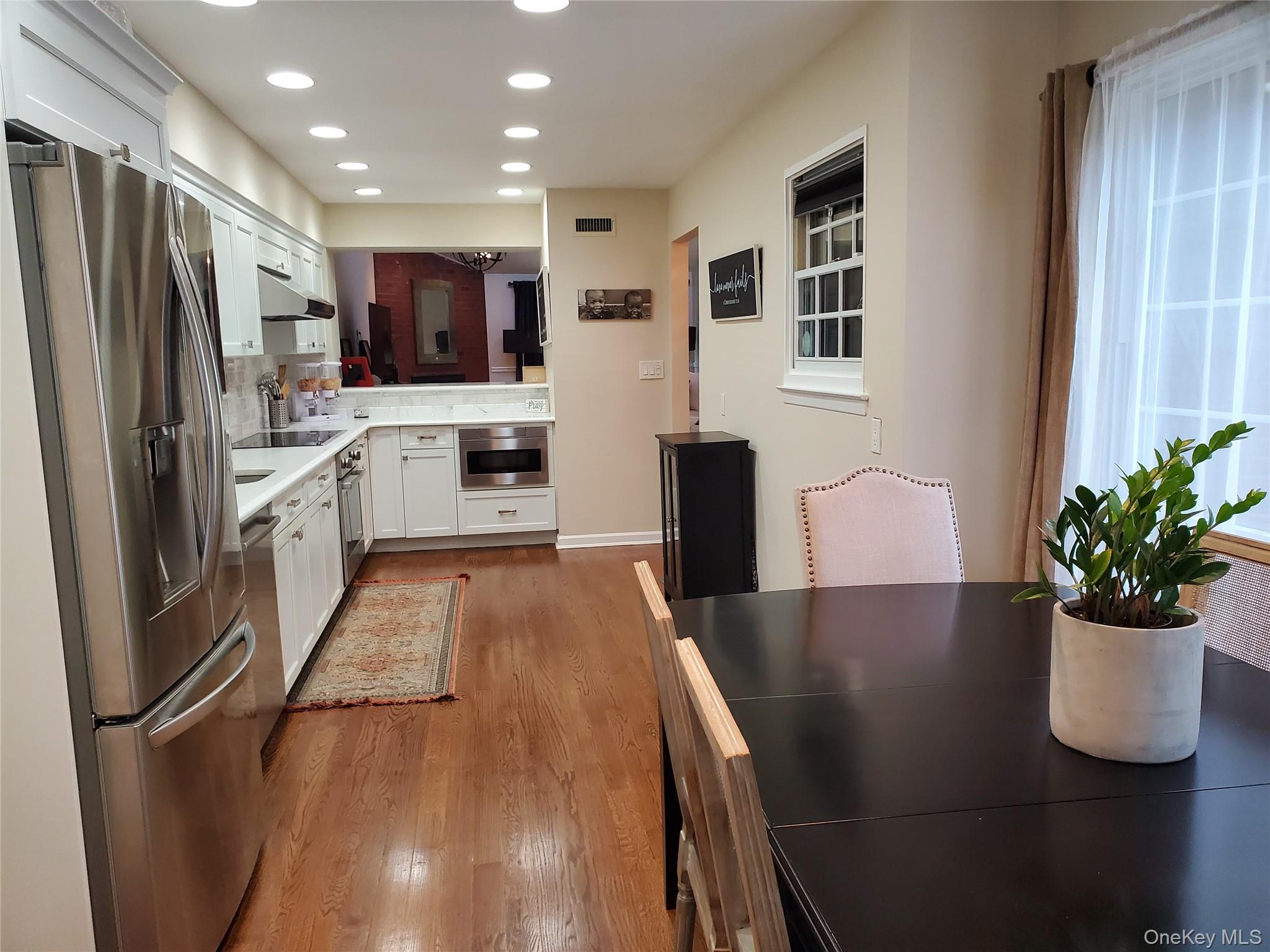 91 Duckpond Drive, Manhasset, NY 11030