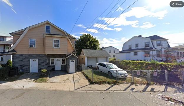 274 Lawrence Avenue, Lawrence, NY 11559