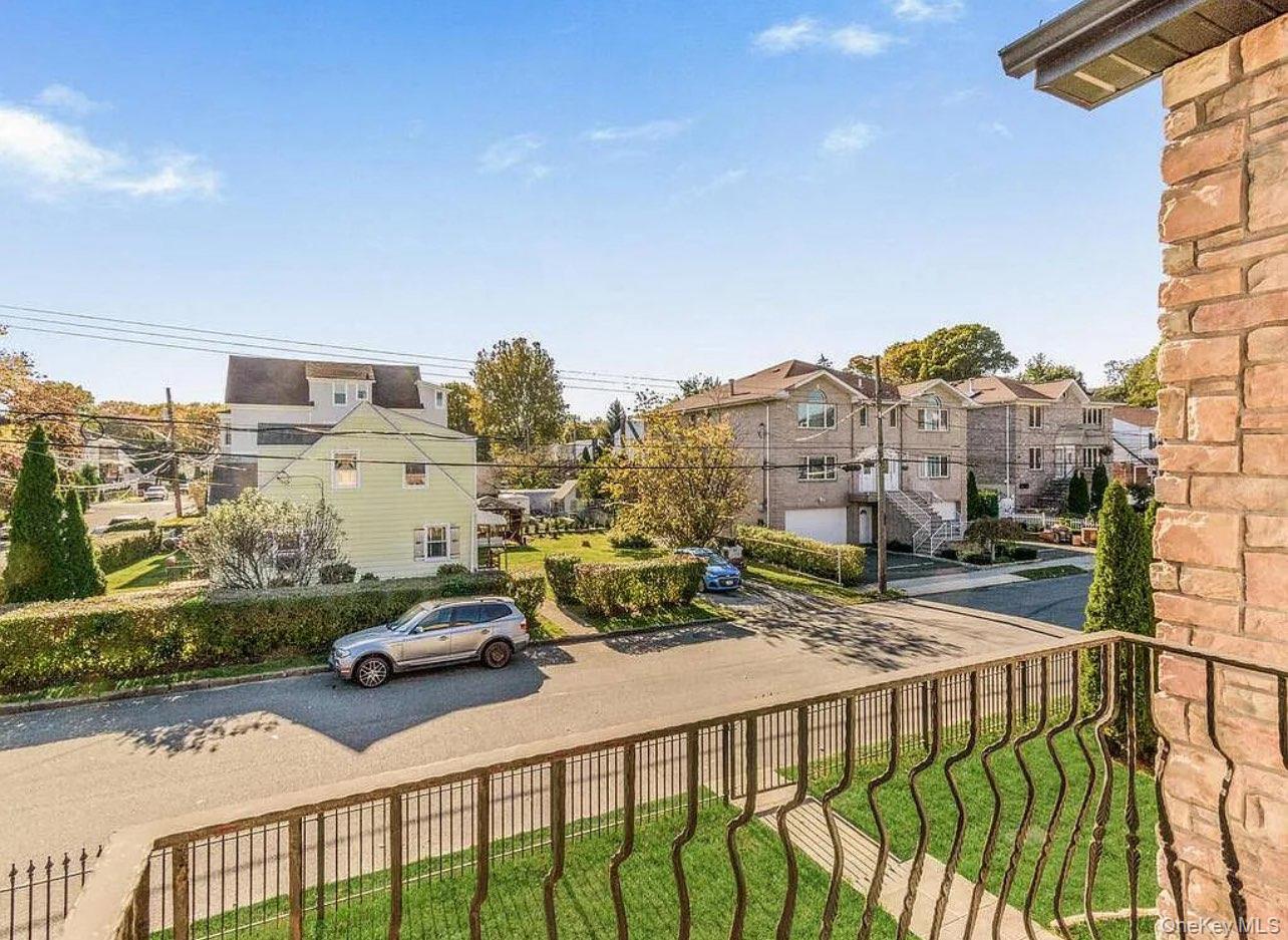 113 Maple Place # 2nd Floor, Yonkers, NY 10704