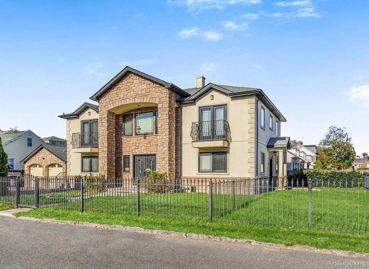 113 Maple Place # 2nd Floor, Yonkers, NY 10704