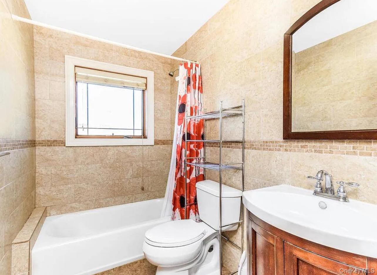 113 Maple Place # 2nd Floor, Yonkers, NY 10704