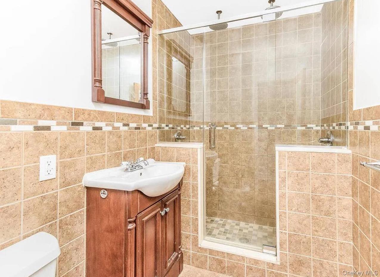 113 Maple Place # 2nd Floor, Yonkers, NY 10704