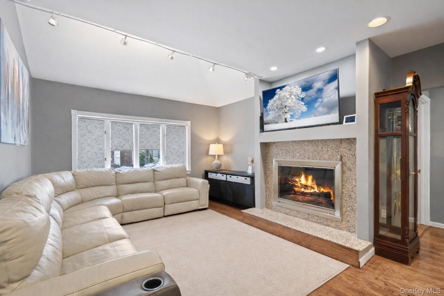 11 W Hitchcock Avenue, Floral Park, NY 11001