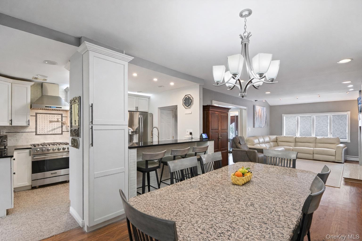 11 W Hitchcock Avenue, Floral Park, NY 11001