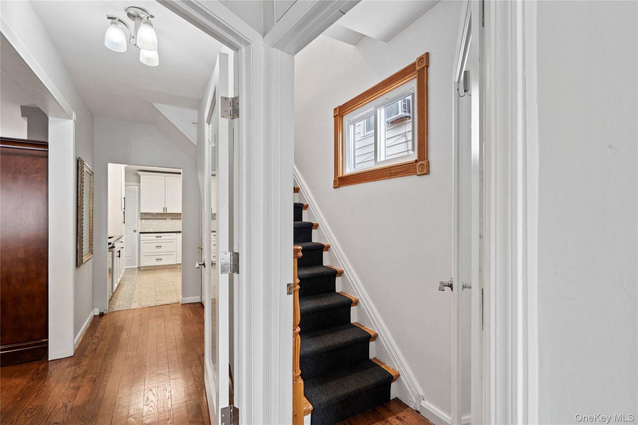 11 W Hitchcock Avenue, Floral Park, NY 11001