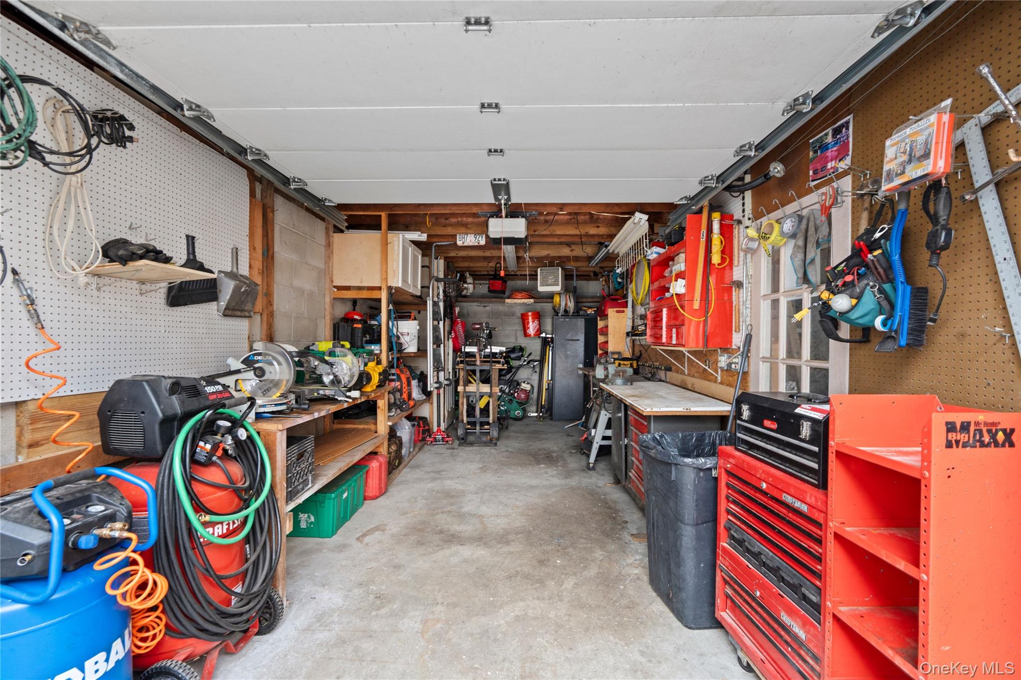 11 W Hitchcock Avenue, Floral Park, NY 11001