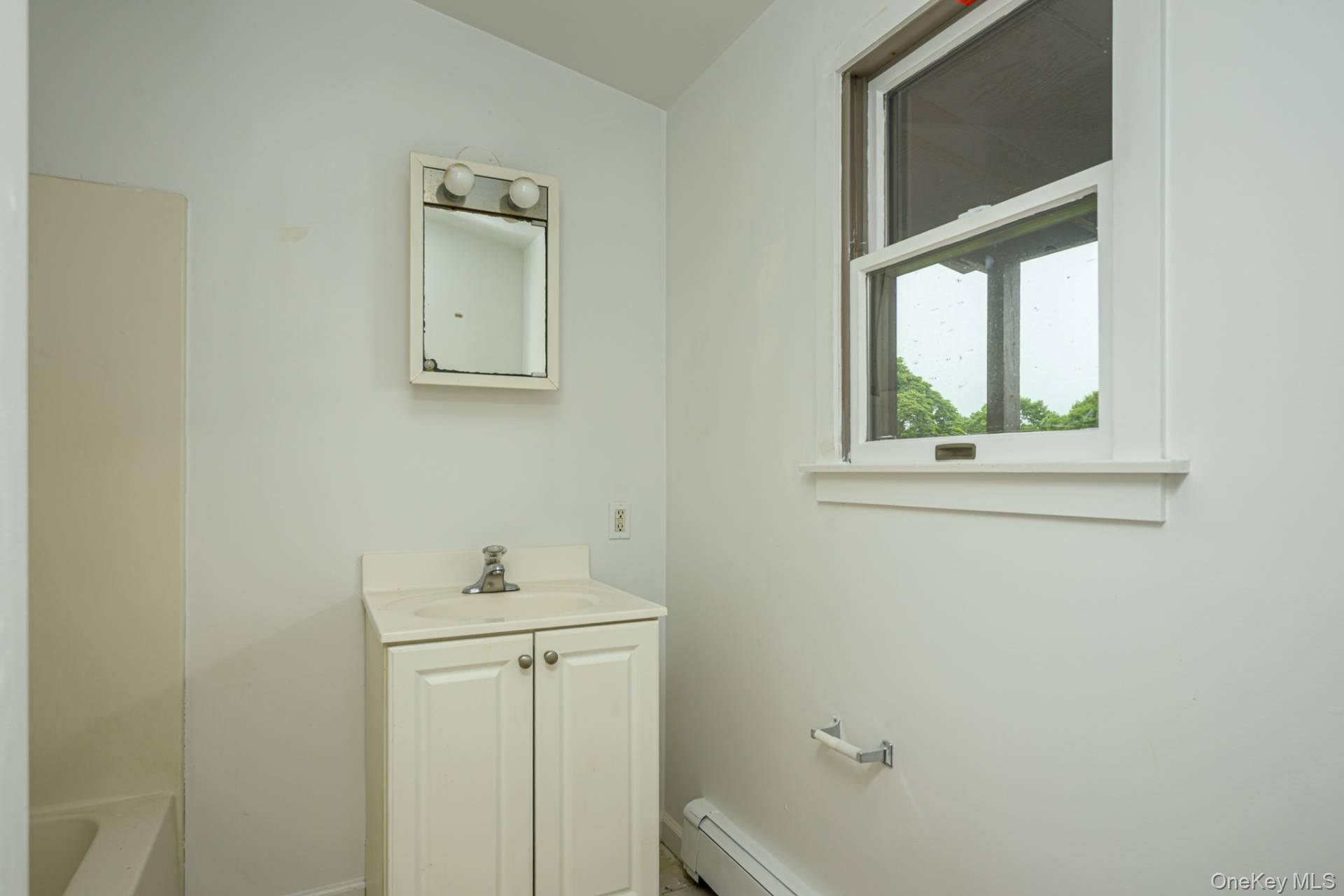 929 County Road 39, Southampton, NY 11968