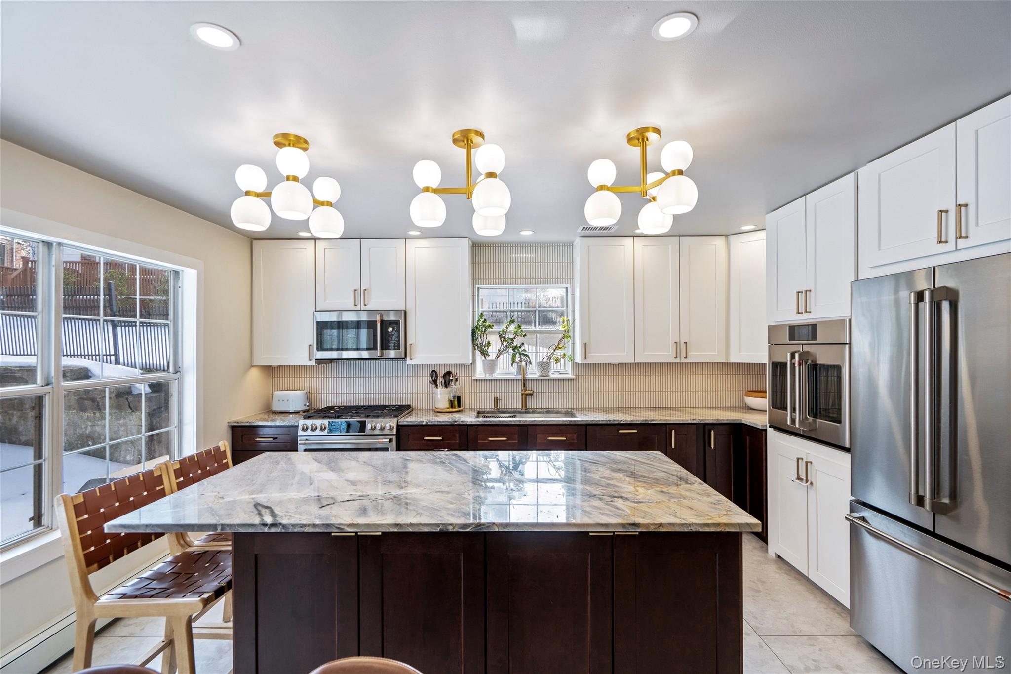 34 Wooleys Lane, Great Neck, NY 11023