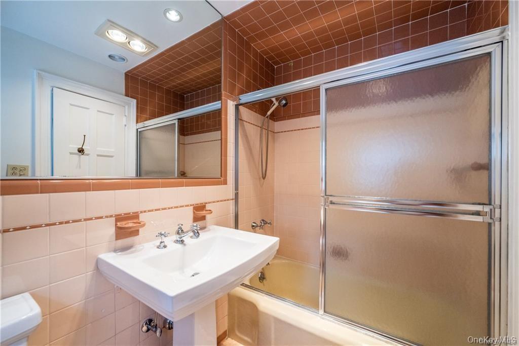 25 Jerome Avenue, New Rochelle, NY 10804