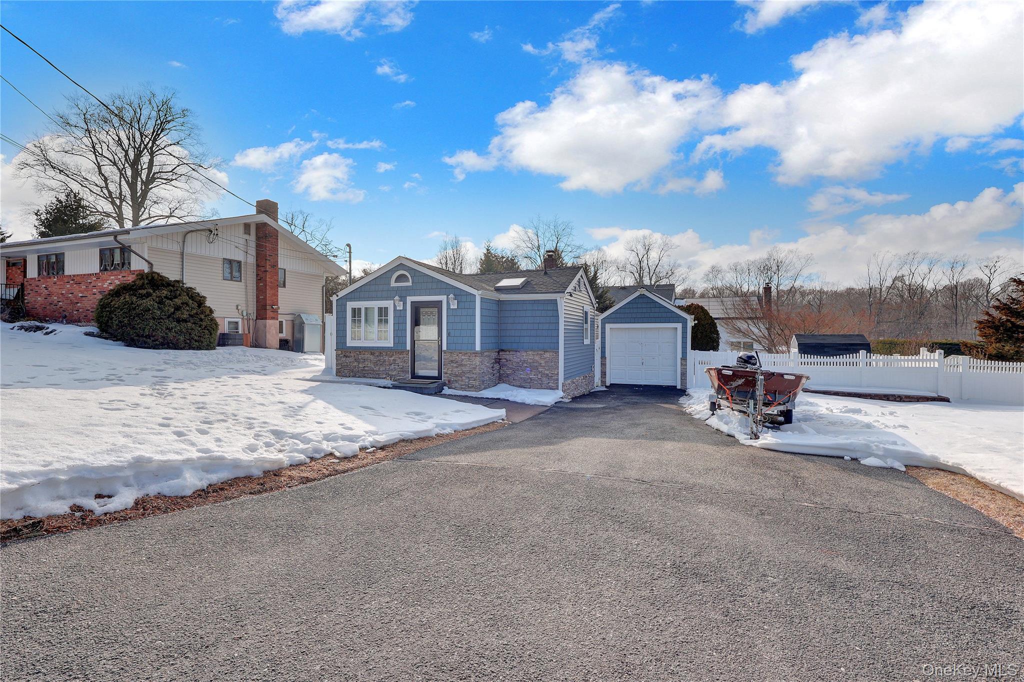 16 Magnolia Drive, Kings Park, NY 11754