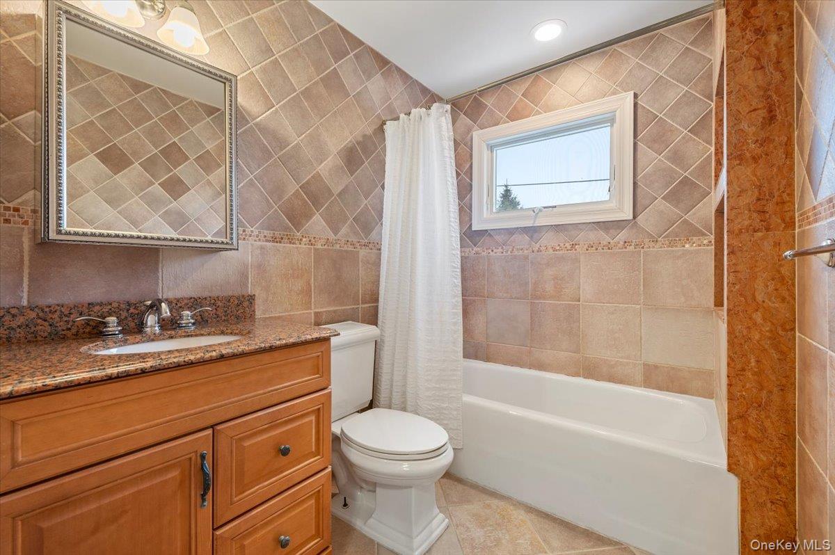 234 S Pershing Avenue, Bethpage, NY 11714