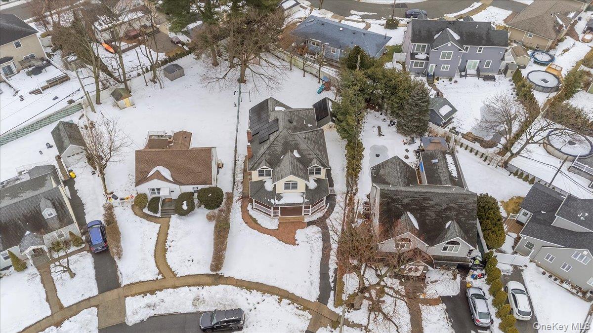 234 S Pershing Avenue, Bethpage, NY 11714