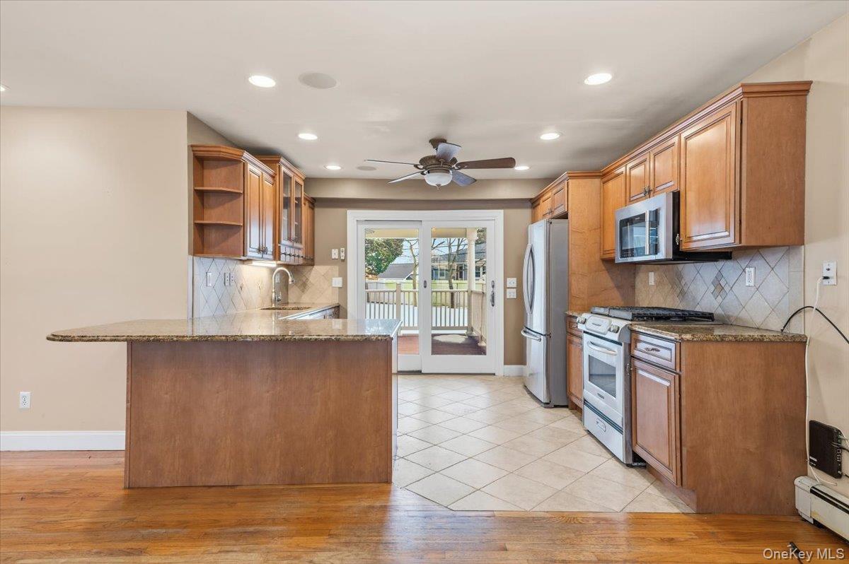 234 S Pershing Avenue, Bethpage, NY 11714