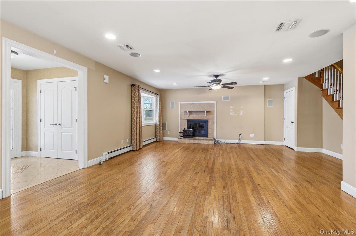 234 S Pershing Avenue, Bethpage, NY 11714