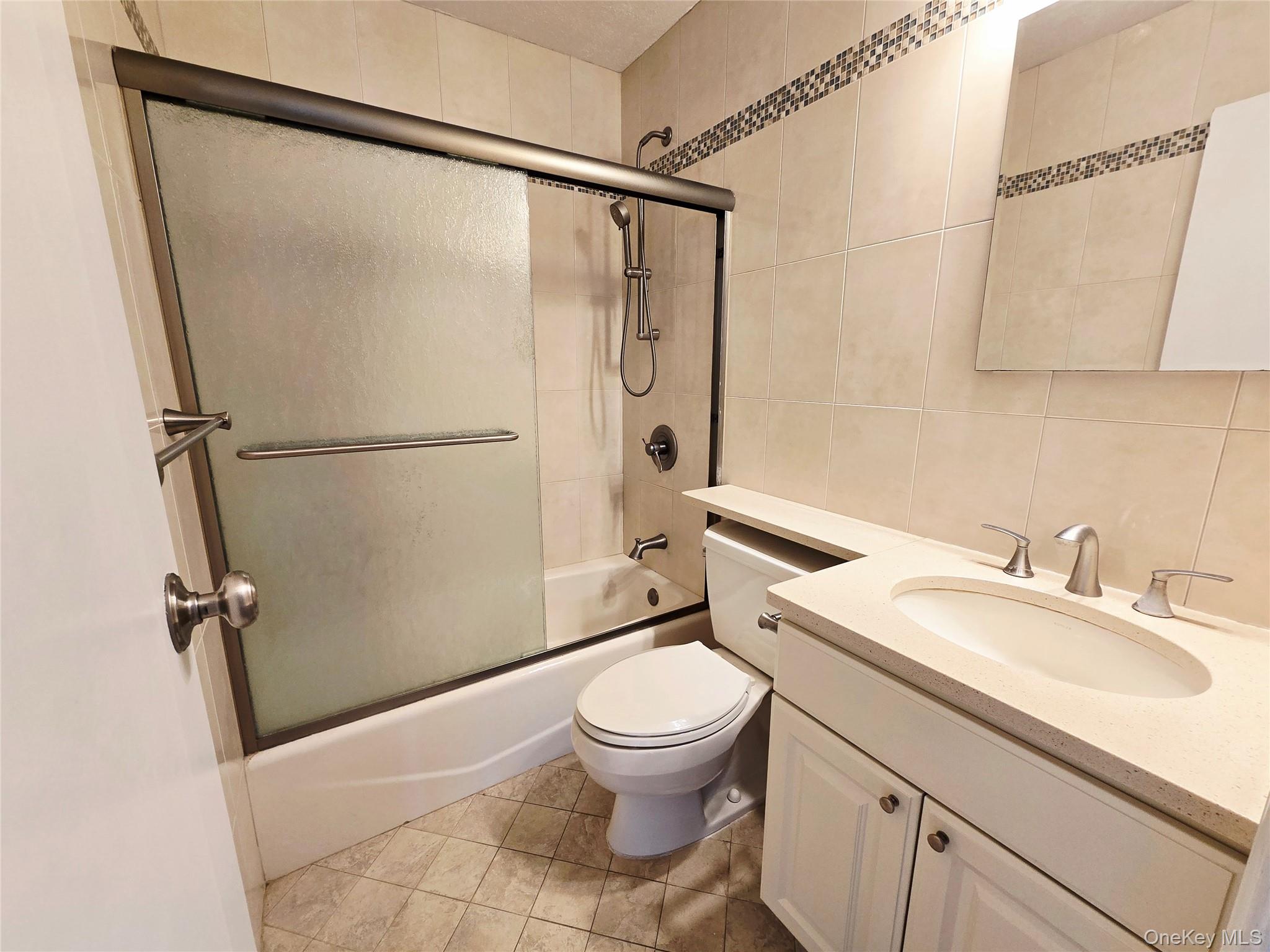 142 Main Street # 3D, Mineola, NY 11501