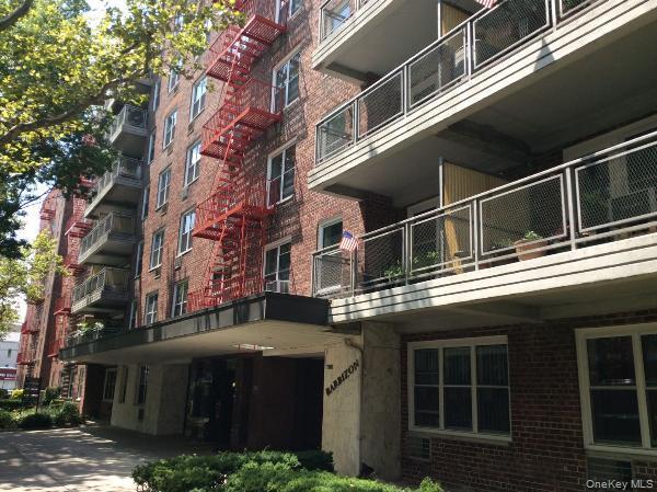 142-05 Roosevelt Avenue # 415, Flushing, NY 11354