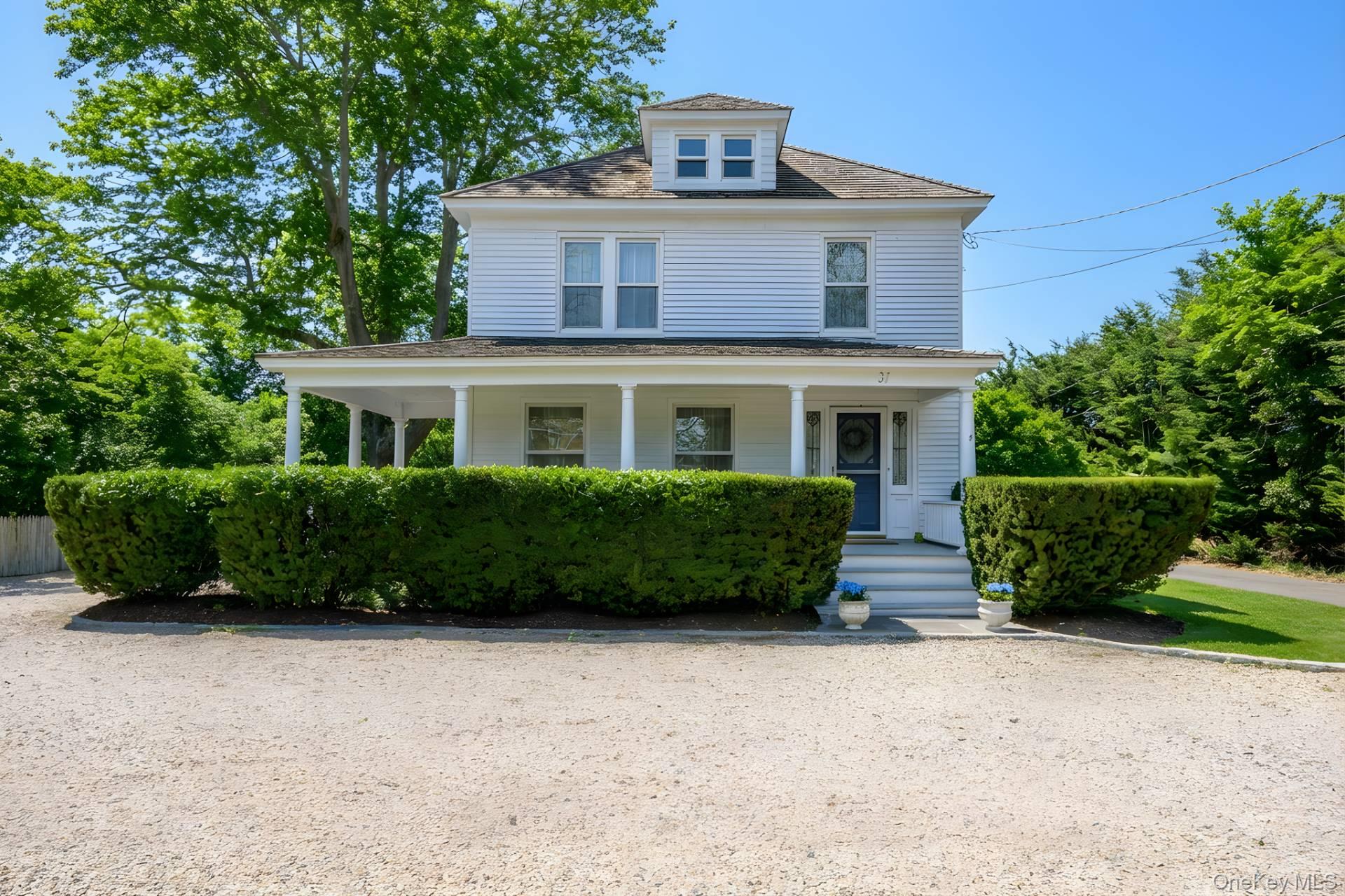 37 Moses Lane, Southampton, NY 11968